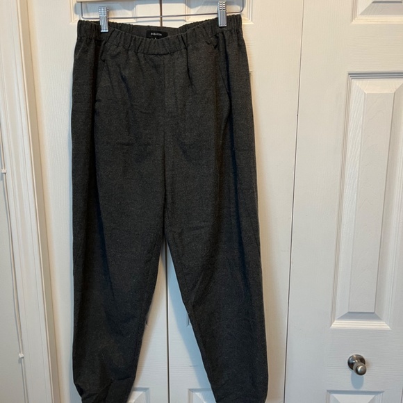 Babaton size M joggers - Picture 2 of 9